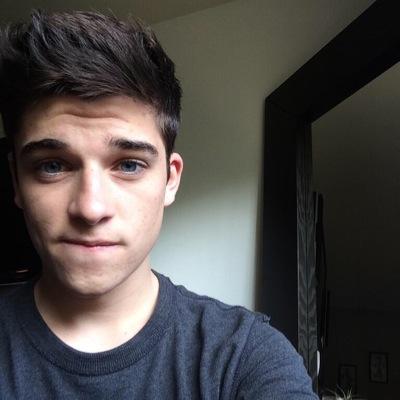 DamienTheWolfie's profile picture. Shhh.. Don't Tell anyone but Im a Wolf. Brother to @DakotaTheWolfie. 16.