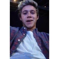 kinkyhoran_'s profile picture. but im not done yet, falling for you