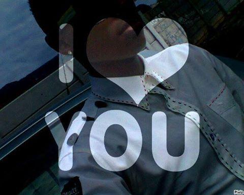 Realblom's profile picture. 