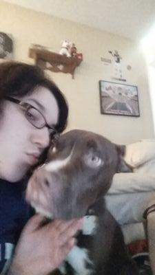 Maelizabethh3's profile picture. I love dogs, it's people that annoy me