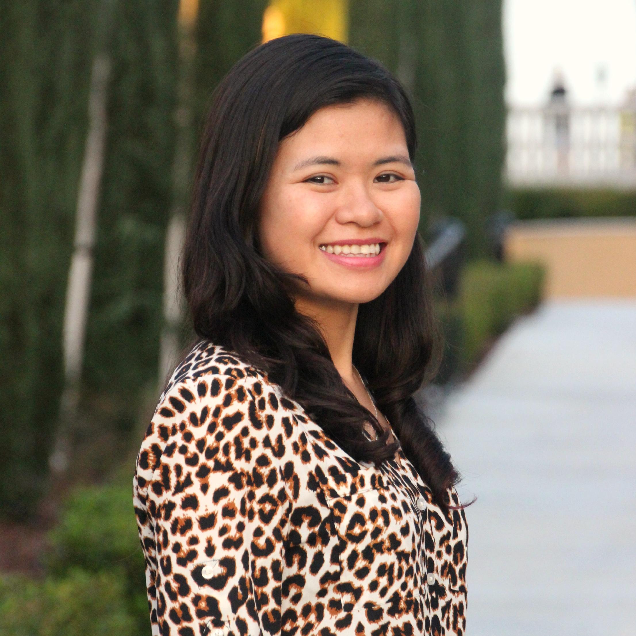 A world traveller. A photography enthusiast. An MBA with a passion in tech and marketing.