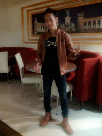 Single woles aja