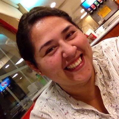 Creo en DIOS, amo a mi esposo, disfruto mi vida, me gusta apoyar a las personas, me encanta Sonreir y quiero un mundo mejor