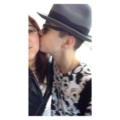 i'm just here bc of the white boy