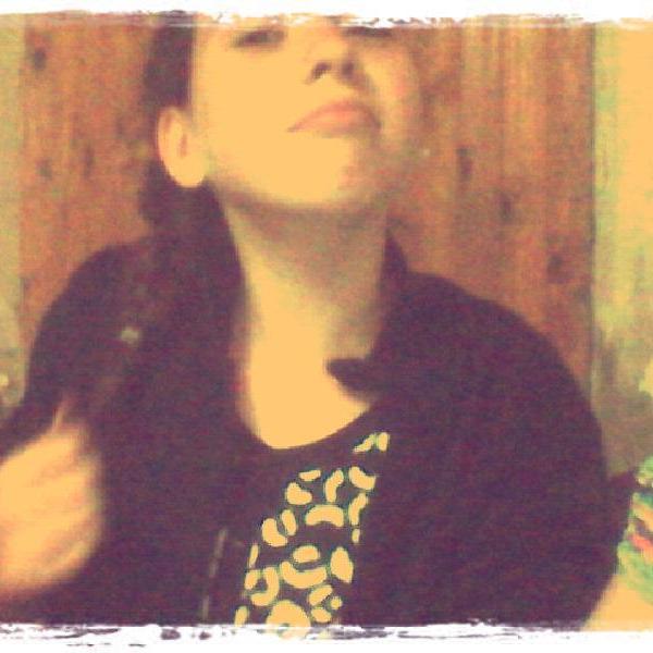 Otro día, otra herida, otro insulto, otra pastilla, otra navaja, otro rechazo, otra burla,otra lagrima, otro pensamiento suicida† 17-01-14♥