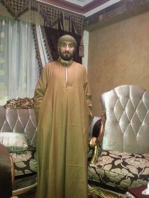 ‏انا مصري بنشد وبطنطن واتغنى بحبك ياوطنطن