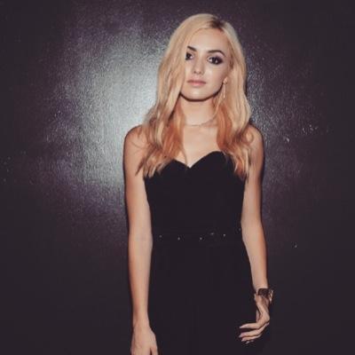Pretty hurts. #Crystean. | FL/RP.