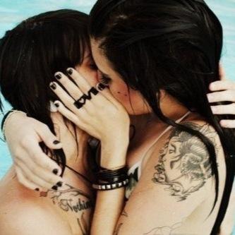 lesbiaann_'s profile picture. bi 19