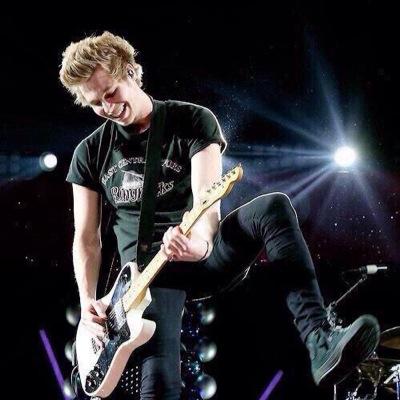 follow @radboycal ! rt this link if your feeling nice !