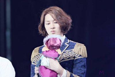 ฮีชอลมีชื่อว่าคิมฮีชอลㅋㅋㅋ just bot not real [real : @HeeZZinPang] #HolicHome