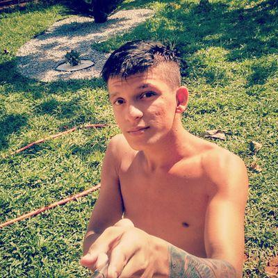 sigo a vida invicto ✌