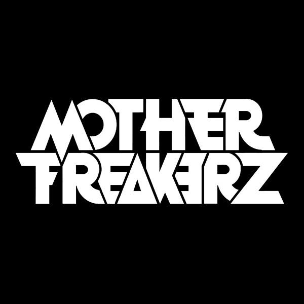 Nada de postureo, descaro, y mucho morro. Música potente y ejecución en directo. ¿Hace falta algo más para bajarte las bragas? Venimos para cambiar las reglas.