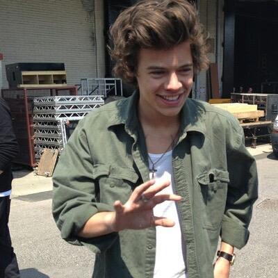 follow @trymezayn and rt this tweet pls this is so important !!! https://t.co/zhO1L1Lmvo