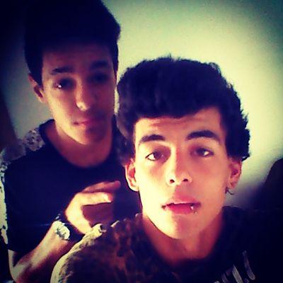 Insta: rodriguinho_oficial || 17y || 1,85 || Sorriso || Olhos || E já que tás a ler isto segue me va lá!!
