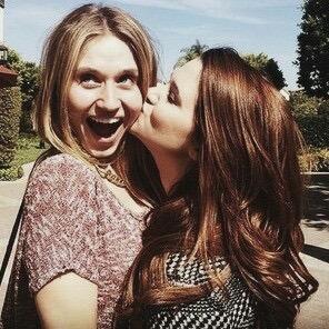 lovingFakingit Profile Picture