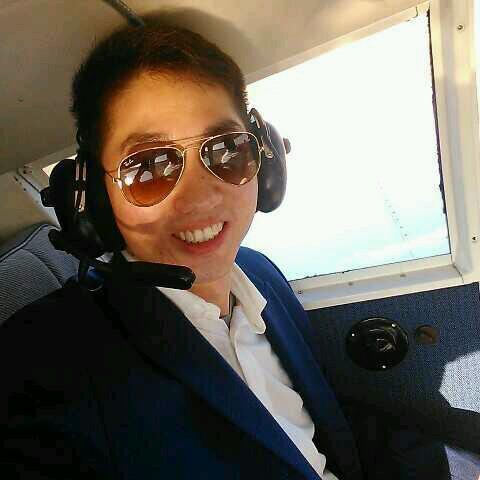 yuyuelife's profile picture. working in marketing carrer with engineering background and art conscuiousness.