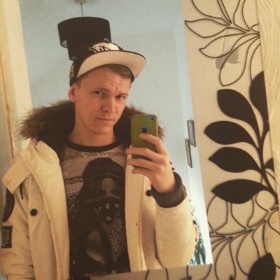 SimmGB's profile picture. 20, Competitive CoD SnD God! AR/SMG. GB star. Most under rated CoD player.