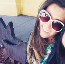 PorVoce_Thati's profile picture. 