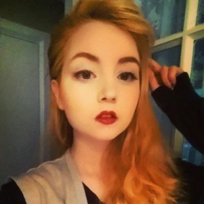 Hi! I'm Venus and I'm a youtuber! I love making new friends so dont be say to DM me =3 (Single)