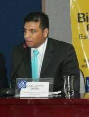 Profesional en Finanzas y Negocios Internacionales, especialista en Alta Gerencia y Magister en Dirección Empresarial.