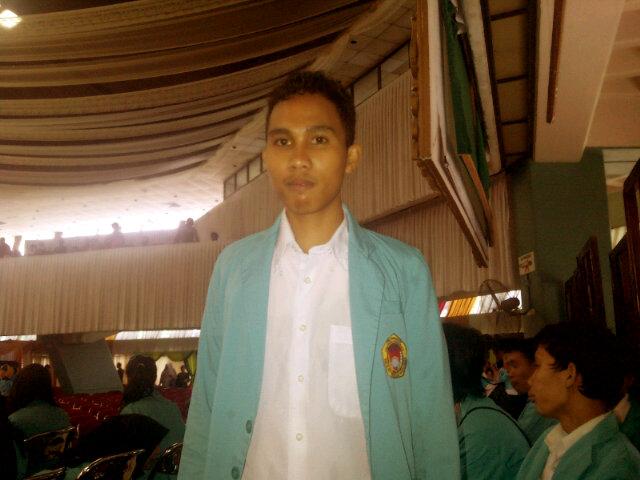 Mendaki gunung, basket, renang, Fotoshop dll