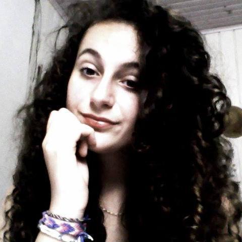 sou feliz a onde vivo ......e sou feliz com quem estou ... *--* ...é eu sou assim  feliizzz!!!!!!!