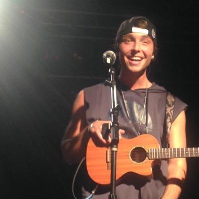 your fave loves you and so do I!☺️ if you retweeted the link thank you so much it means the world to me-@E3ftHood