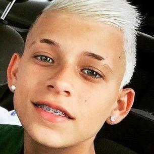 Mechaama de novinha e vou mostra o meu dom esperiante te amo pedro maia.03/05/2002   Senta e comtraii