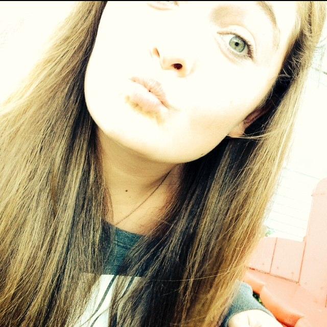Hey im Kara :) 3 follow and ill follow back