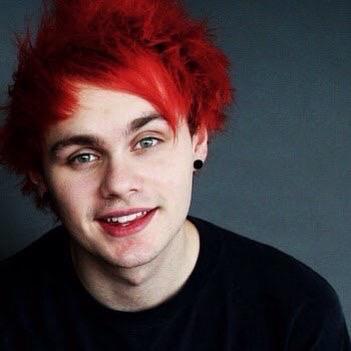 i just gave you a free follow ;) pls go follow @mgcliffordgifs !!!!