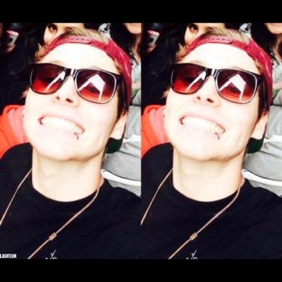 We are the Luke Hemmings Army. I love you all✌️