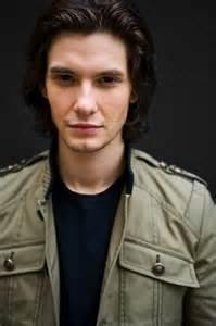 I'm Dorian Gray. inlove with @Erik_phantomRp / taken by @yourlittledaae we two children Sarah and Gustave..  i like alot of sex