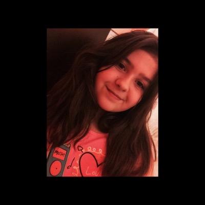 chloes the name, 500 followers¿, kayla is my best friend, food, follow me