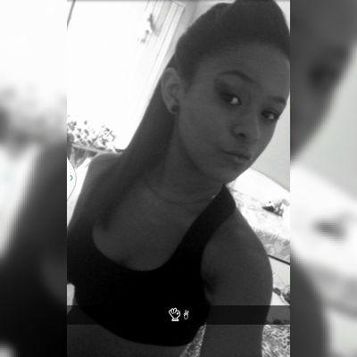 whats: 989443546
