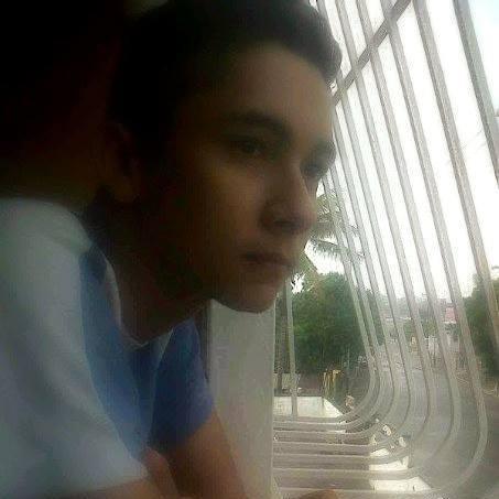 Soy Deportista, Me Gusta Conversar Con Las Personas, ME GUSTAN LAS MUJERES, NO SOY MUJERIEGO, Soy Gracioso, Este Es mi Facebook: http://t.co/lFCS7ZA2mc