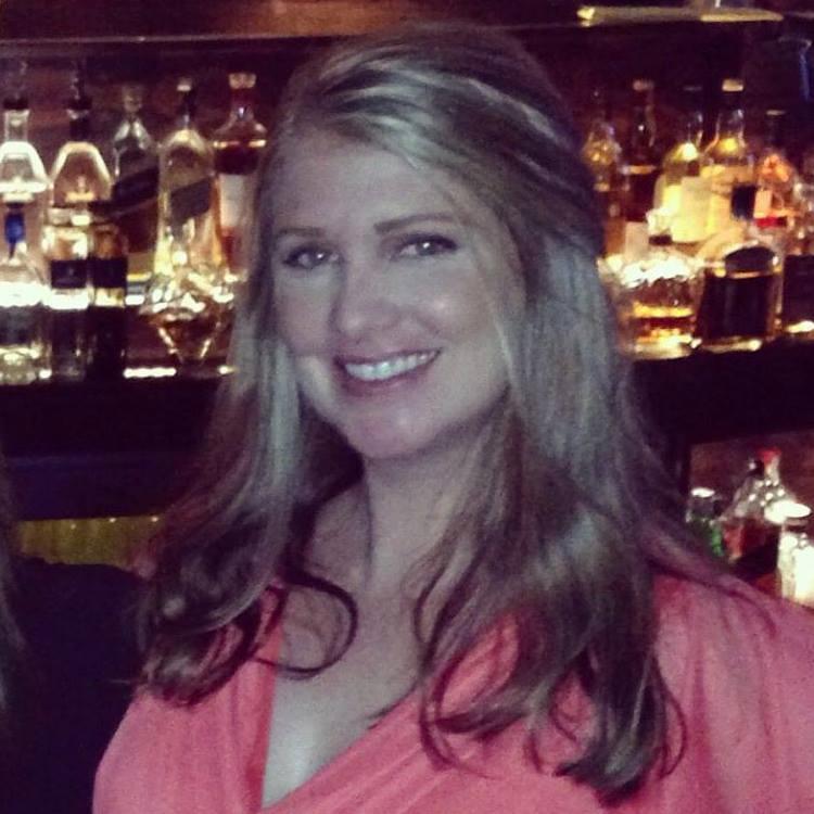 Love sports, horses, games, Vegas! Colts and Longhorn fan!