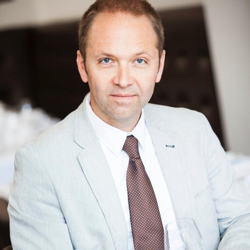 Passionate wine professional, looking to share industry insights, learn about new trends, different markets and different opinions. In vino veritas.