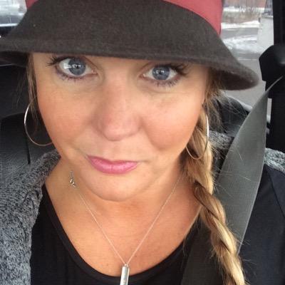 owner of Status Salon , stylist,mother of 2 beautiful girls, love life