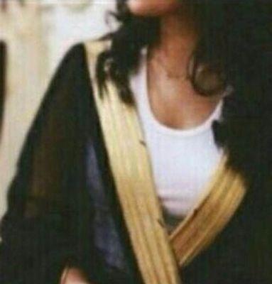 عاشقه لرجل لا يراني بقلبه - (اللايك بوحي عنه ومنه وله)
