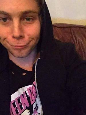 GO FOLLOW @httpcheesyluke BC SHE GIVES YOU A FREE FOLLOW! AND REMEMBER, YOURE BEAUTIFUL♡♡