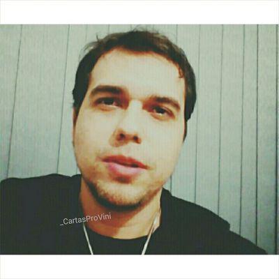 Eu não vou desistir de você nunca. Mesmo que o mundo vire ao avesso, sei que ao seu lado é o lado certo! ( @vinisorriso ) ♥