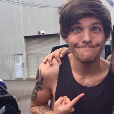 hey heres a free follow from @trumanmgcs / @emlucas20 so you should go follow me on one of those if ya want :-)