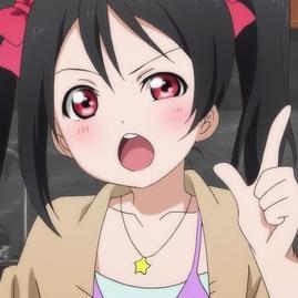 総合商社、アイドル志望/アメリカ生まれ、音ノ木坂育ち/音ノ木坂学園3年/綺羅ツバサ氏に心酔（会ったことあり） / 学生団体μ's代表/TOEIC252点/伝伝伝を愛読/フォローリムーブご自由らぶにこっ❤︎