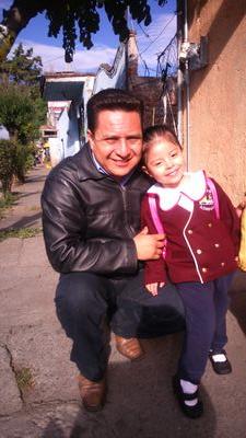 Soñador, idealista, joven de conciencia, ciudadano, hermano, hijo, padre, malo para las relaciones amorosas, buen amigo y excelente enemigo!