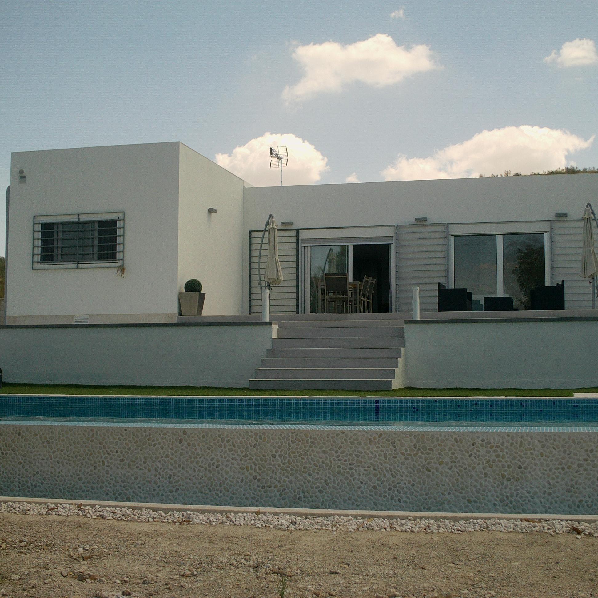 Viviendas modulares, casas de madera, casas prefabricadas. 
Empresa dedicada a la fabricación de viviendas modulares desde hace más de 20 años.