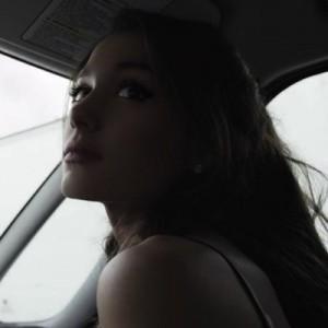Asslikjustin's profile picture. @ArianaGrande is my mom and @JustinBieber is my dad/// follow main account @TOBACCOMCCANN
