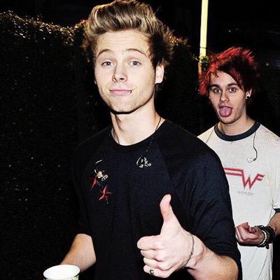 follow @DailyDMsAcc for daily DMs! new account, i want to help all of you get your faves follow!
