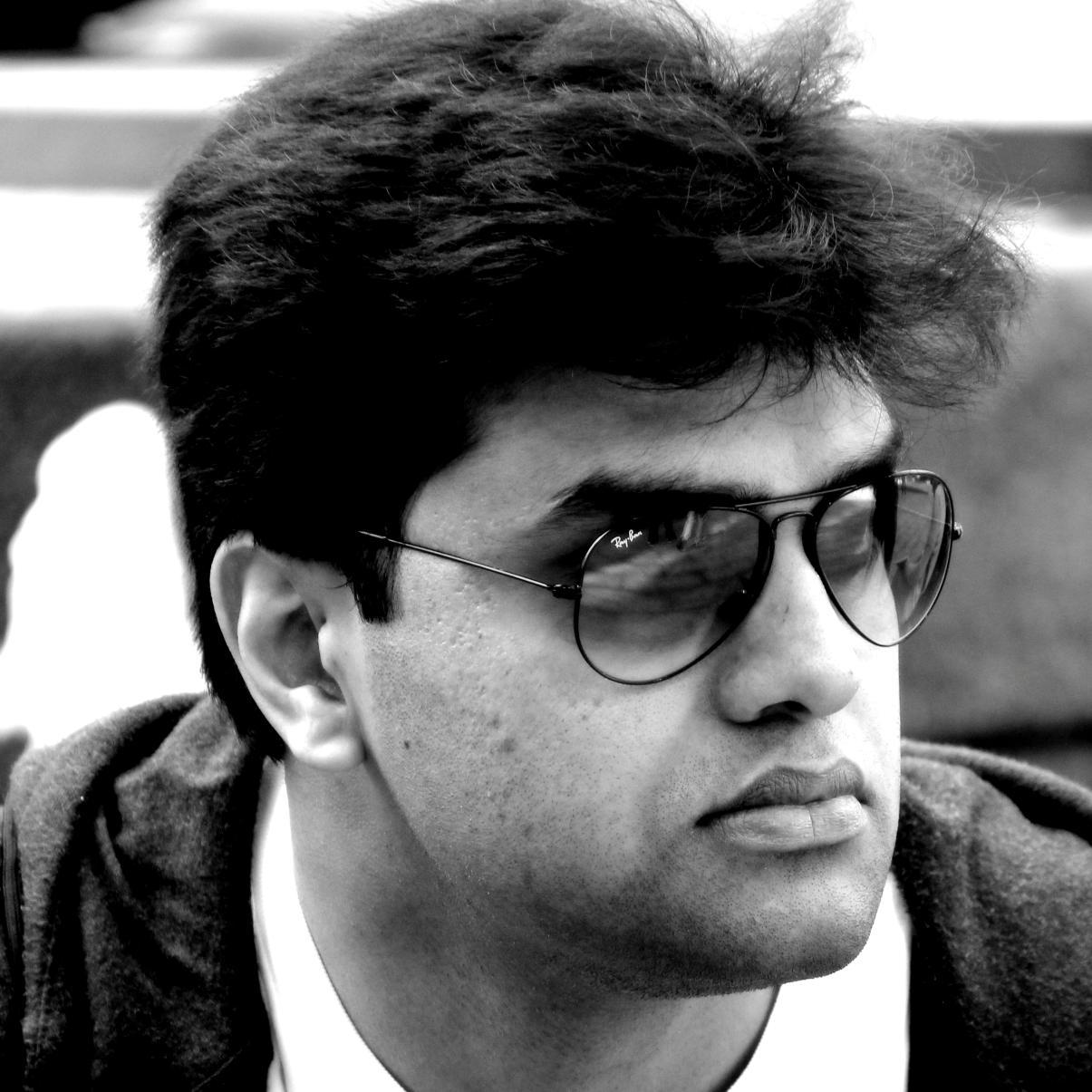 a humble singer, enthusiast, loves traveling and photography and by all means loves to keep fit
