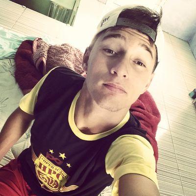qualé !? osisoiso (: fb ; http://t.co/hxLio55Ej3 , .