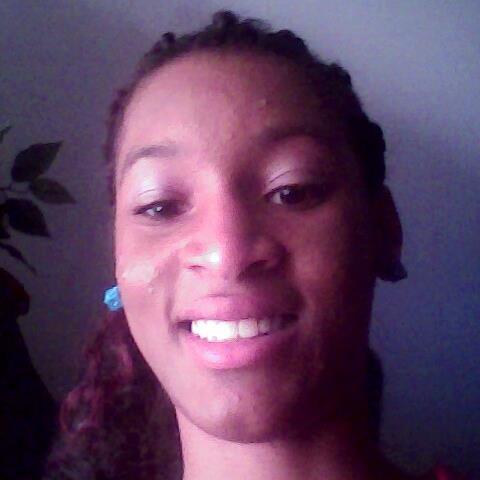 zup wuz zup im the real dasha jones u know me or u don't but ill follow u if u know me follow me and ill follow u back aight I love all my followerz forealz doh